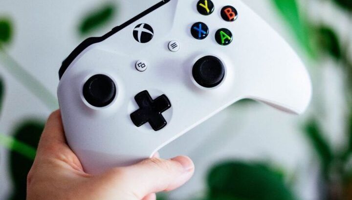 وحدة تحكم Xbox بحالة جيدة لاسلكية